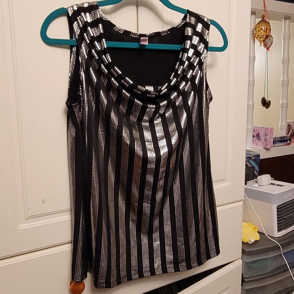 💖2 for $30!💖  Just One Silver and Black Cowl Neck Tank Top